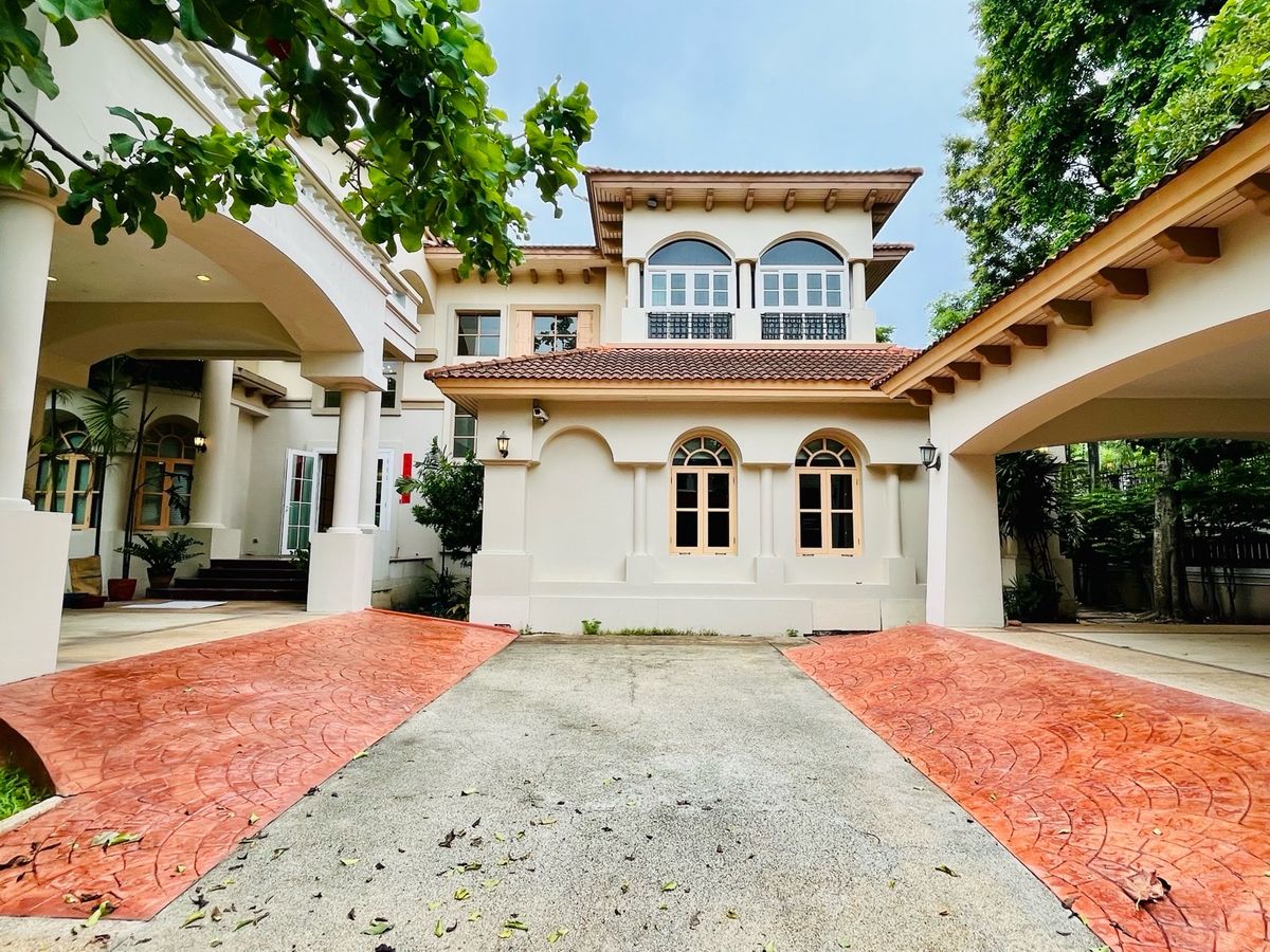 ให้เช่าบ้านบางนา แบริ่ง ลาซาล : เช่าพฤกษ์ภิรมย์รีเจ้นท์สุขุมวิท บางนา บ้านเดี่ยวถนนสุขุมวิท ซอยแบริ่ง สุขุมวิท 107 ซอยลาซาล สุขุมวิท 105 บ้านเดี่ยวพร้อมสระว่ายน้ำ 5ห้องนอน