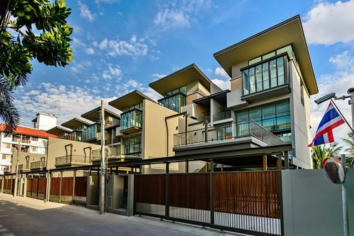 ให้เช่าโฮมออฟฟิศรัชดา ห้วยขวาง : HR2590ให้เช่าโฮมออฟฟิศ 4 ชั้น ย่านเหม่งจ๋าย ห้วยขวาง ใกล้ทางด่วน เหมาะทำออฟฟิศ สตูดิโอ 