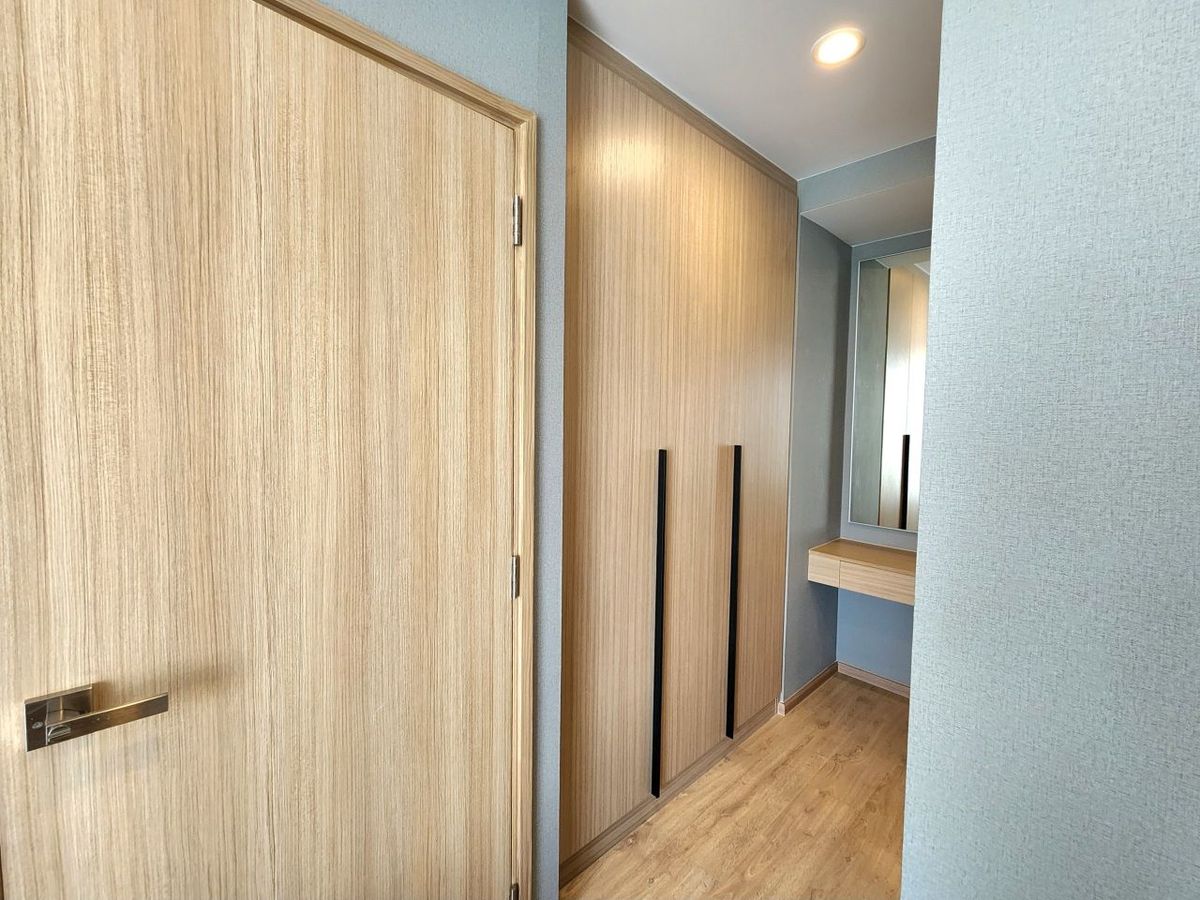 ให้เช่าคอนโดวงเวียนใหญ่ เจริญนคร : **สถานะตามภาพปก!! ว่างแล้ว ให้เช่า The Most อิสรภาพ** ชั้น 8 บนสุด พร้อมอยู่ ใกล้ศิริราช ท่าเรื่อวังหลัง ทิศดีมากๆ ไม่ร้อนครับ