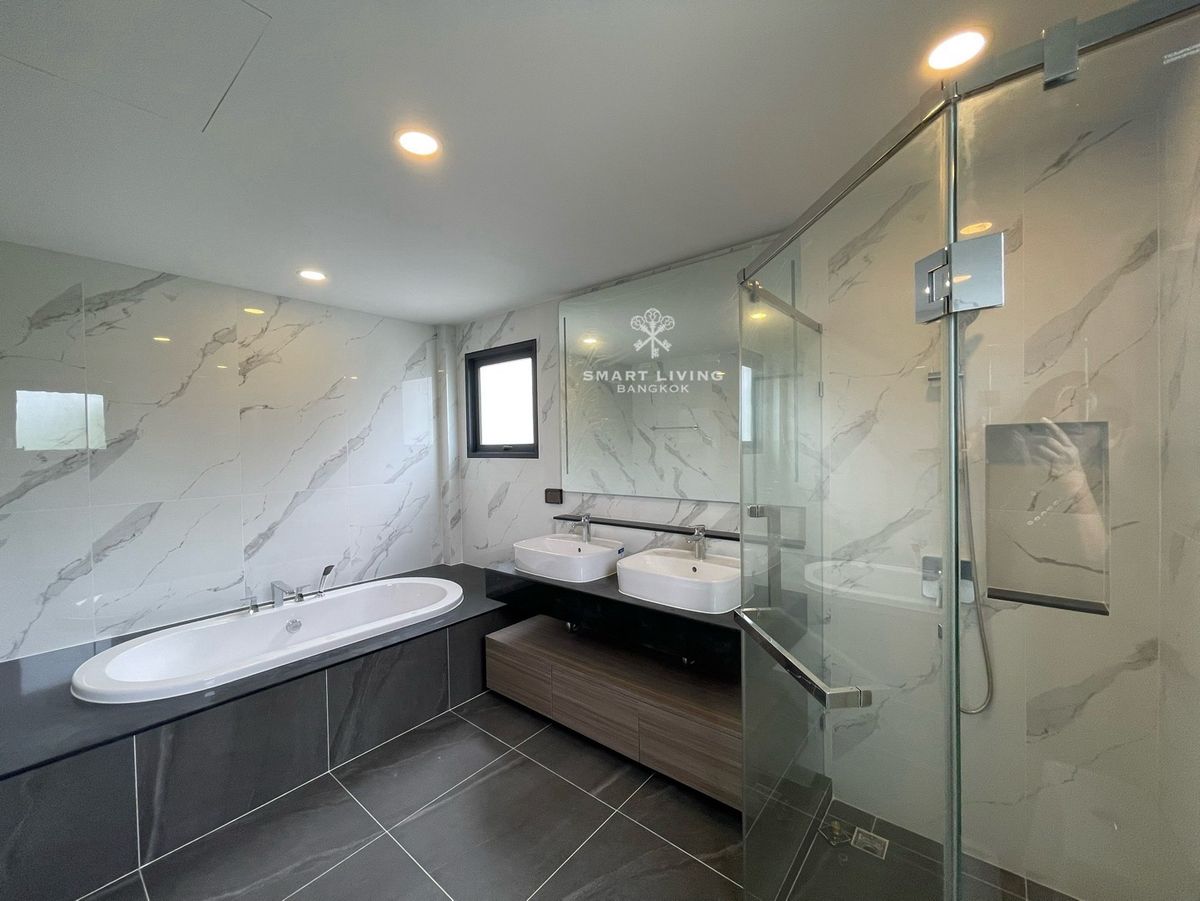 ขายบ้านลาดกระบัง สุวรรณภูมิ : 📢👇 บ้านเดี่ยว หลังมุม เดินทางสะดวก ใกล้ทางด่วน เหมาะสำหรับครอบครัวที่ต้องการความเป็นส่วนตัว