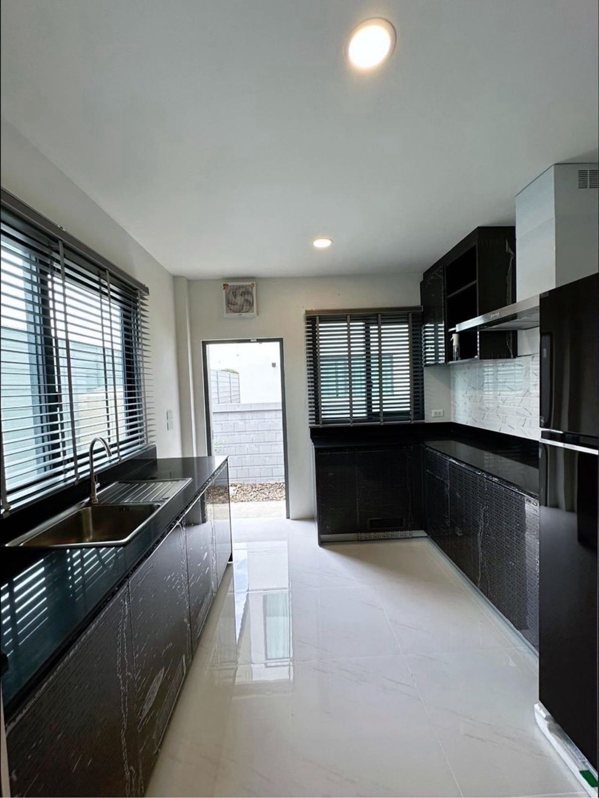 For RentHouseBangna, Bearing, Lasalle : 📢👇 Luxury detached house , next to Mega-Bangna, many international schools and hospitals, fully furnished 
