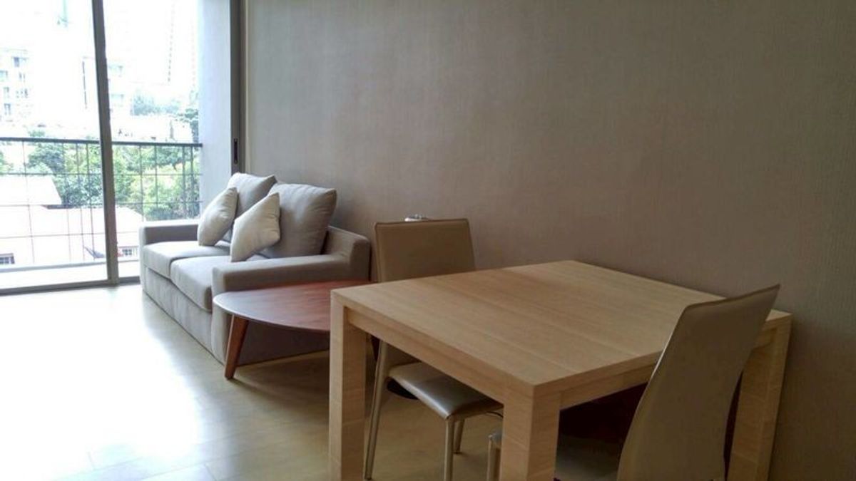 ให้เช่าคอนโดสีลม ศาลาแดง บางรัก : Condo for rent  : Klass Silom Condo (BTS  Sala Daeng ) MK-02  line @livingbkk