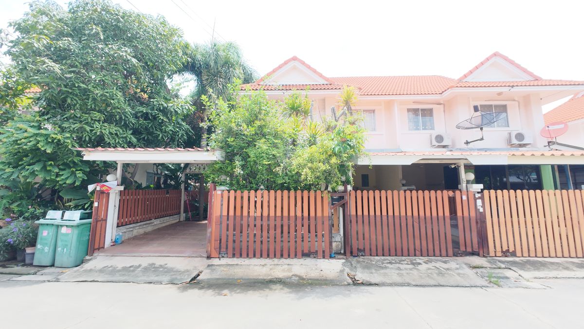 For SaleRathburana, Suksawat : Pruksa 34/2 Twin house, good location, Pracha Uthit 90, great value, large house, suitable for families Near the community Convenient to travel in and out