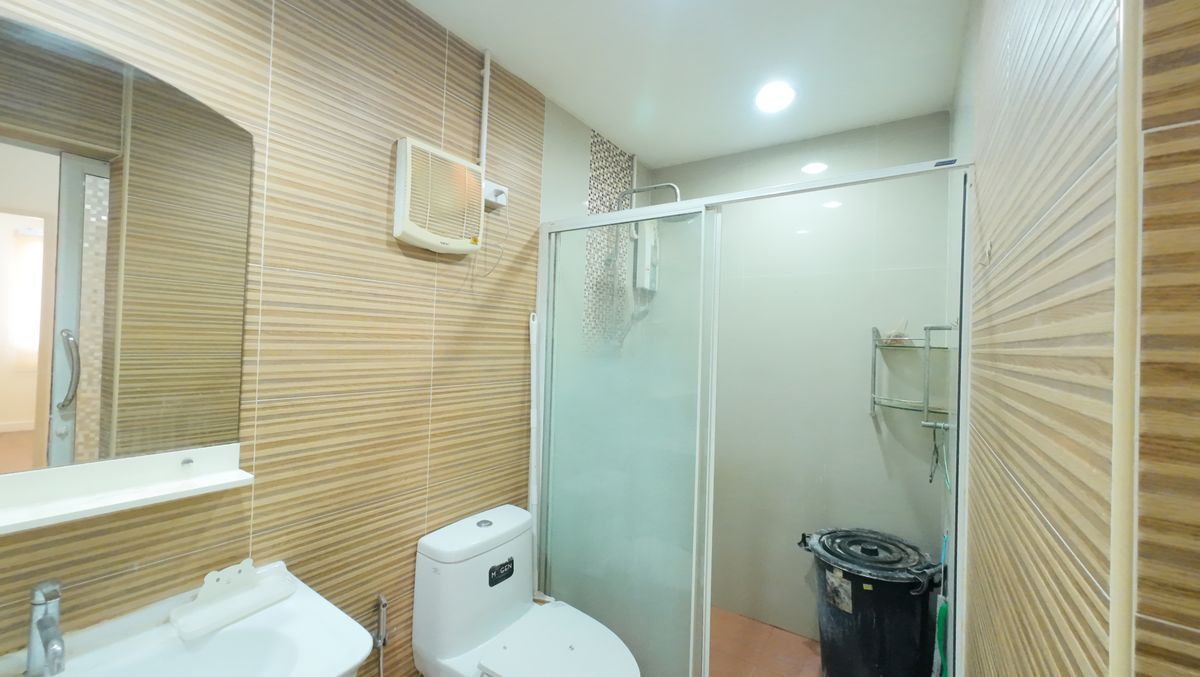 For SaleRathburana, Suksawat : Pruksa 34/2 Twin house, good location, Pracha Uthit 90, great value, large house, suitable for families Near the community Convenient to travel in and out