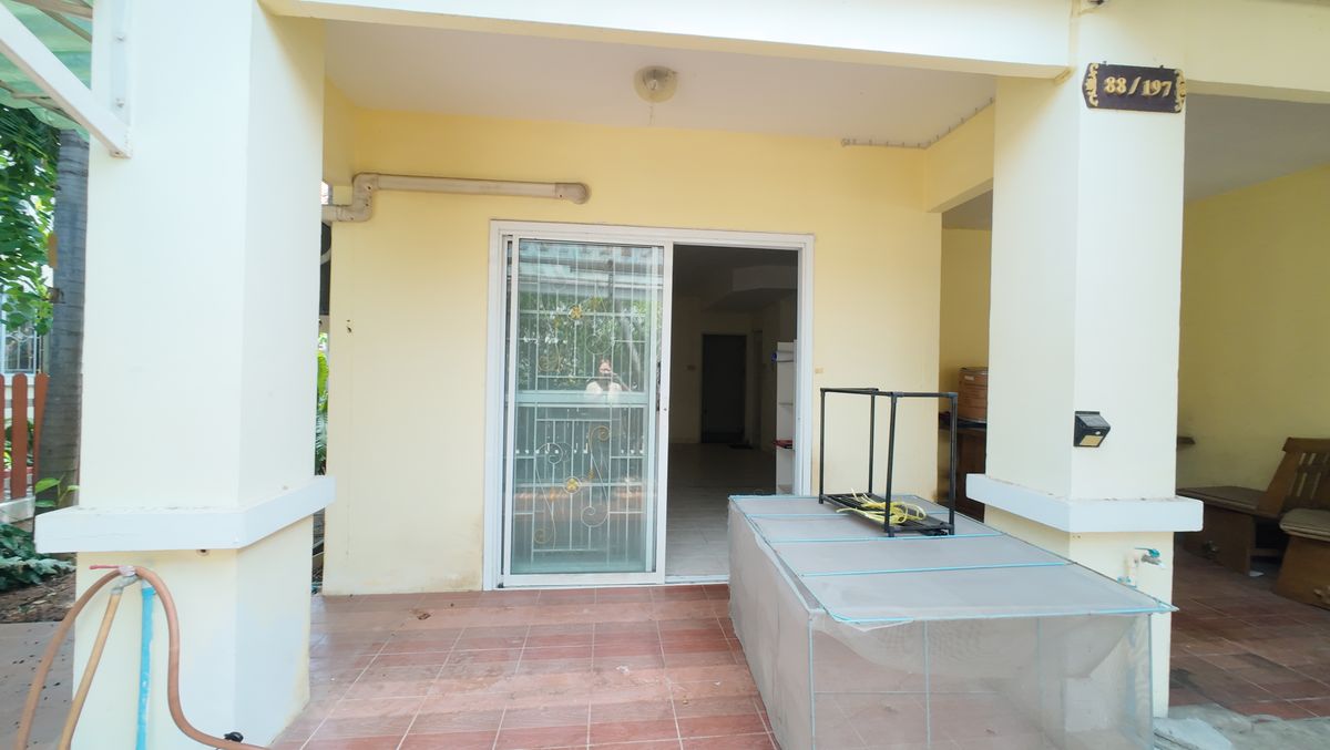 For SaleRathburana, Suksawat : Pruksa 34/2 Twin house, good location, Pracha Uthit 90, great value, large house, suitable for families Near the community Convenient to travel in and out