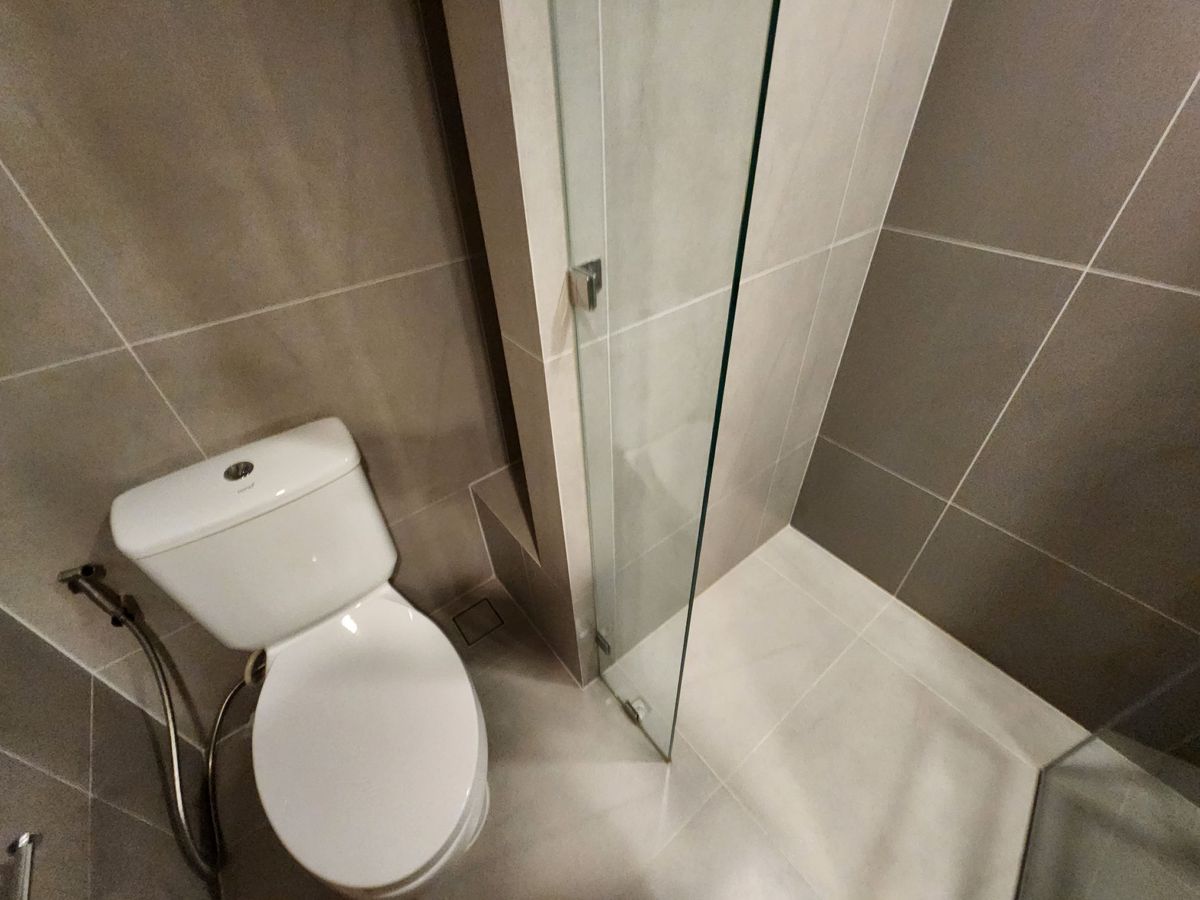 ให้เช่าคอนโดวงเวียนใหญ่ เจริญนคร : **สถานะตามภาพปก!! ว่างแล้ว ให้เช่า The Most อิสรภาพ** ชั้น 8 บนสุด พร้อมอยู่ ใกล้ศิริราช ท่าเรื่อวังหลัง ทิศดีมากๆ ไม่ร้อนครับ