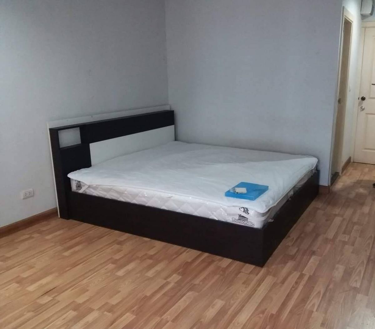 For SaleCondoVipawadee, Don Mueang, Lak Si : (Code AM1745) Regent Home 15 Chaeng Watthana Condo is suitable for the lifestyle of the city. Next to Chaeng Watthana Road With many utilities near BTS, Phra Si Mahathat Temple, convenient to travel to the urban people