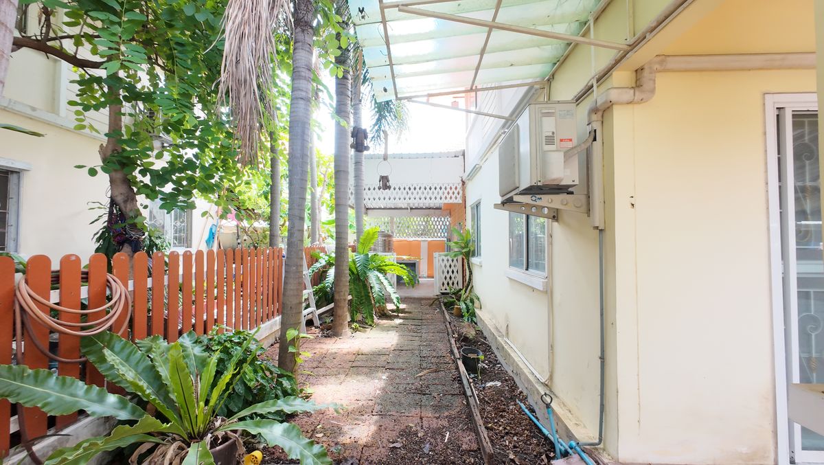 For SaleRathburana, Suksawat : Pruksa 34/2 Twin house, good location, Pracha Uthit 90, great value, large house, suitable for families Near the community Convenient to travel in and out