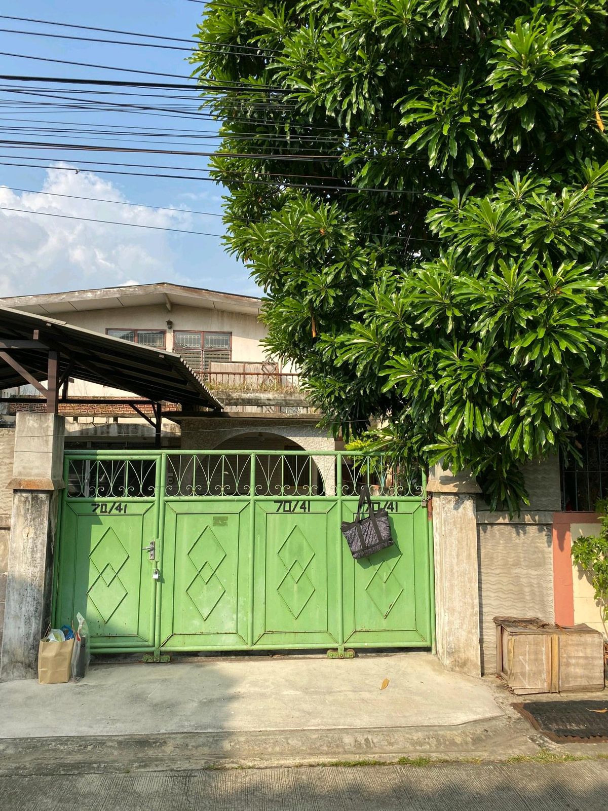 ขายบ้านเกษตรศาสตร์ รัชโยธิน : ขายบ้านเก่า 63 ตรว. พงษ์เพชร 28 ใกล้ตลาดพงษ์เพชร  3 นอน 2 น้ำ เพื่อนบ้านดี