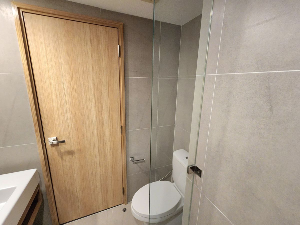 ให้เช่าคอนโดวงเวียนใหญ่ เจริญนคร : **สถานะตามภาพปก!! ว่างแล้ว ให้เช่า The Most อิสรภาพ** ชั้น 8 บนสุด พร้อมอยู่ ใกล้ศิริราช ท่าเรื่อวังหลัง ทิศดีมากๆ ไม่ร้อนครับ