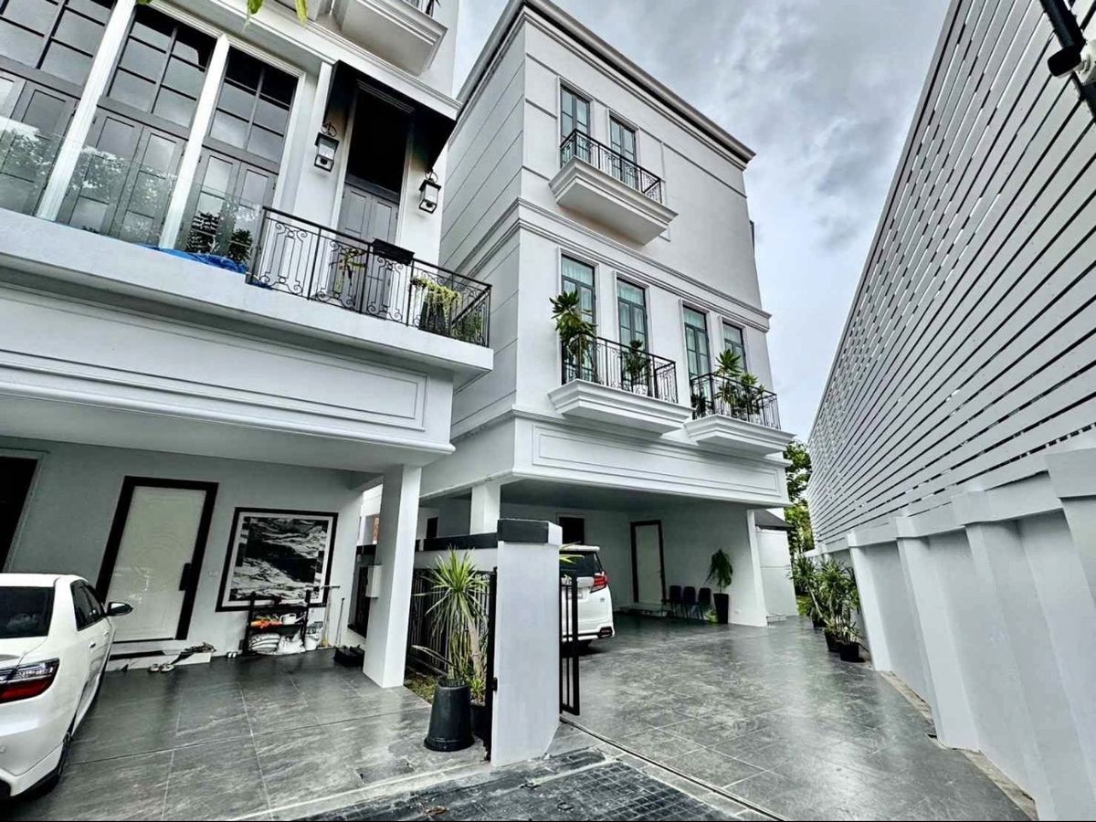 ให้เช่าบ้านสุขุมวิท อโศก ทองหล่อ : 🔹🔸 บ้านเดี่ยว 3 ชั้นให้เช่า‼️ พื้นที่ใหญ่ 5 ห้องนอน พร้อมลิฟต์และสระน้ำ ใจกลางสุขุมวิท