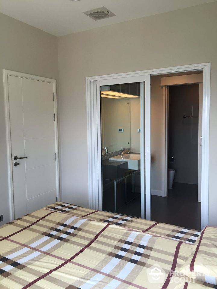 For RentCondoSukhumvit, Asoke, Thonglor : 1-BR Condo at The Crest Sukhumvit 34 near BTS Thong Lor