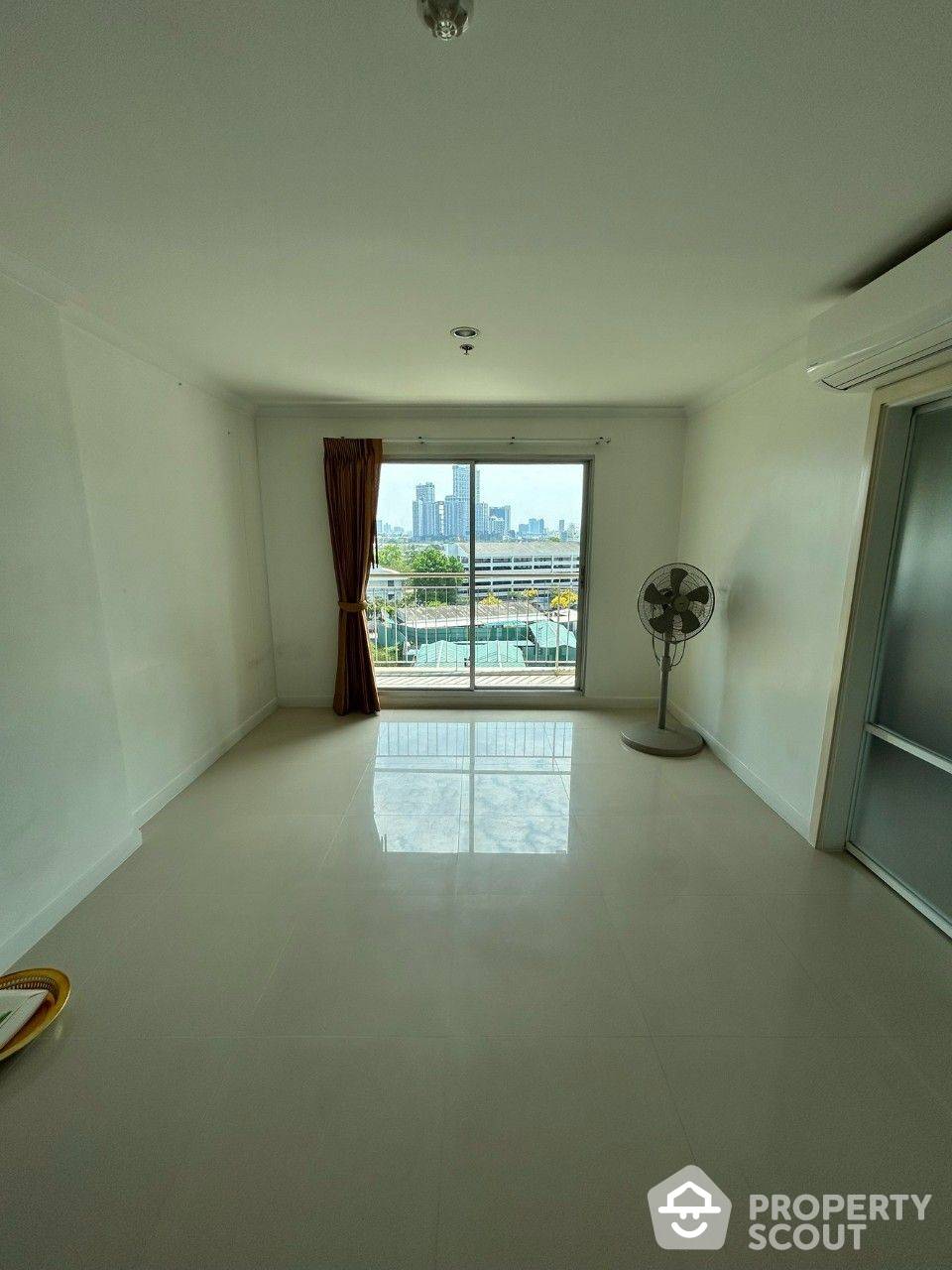 For SaleCondoRama9, Petchburi, RCA : 2-BR Condo at Lumpini Place Rama 9–Ratchada near MRT Phra Ram 9