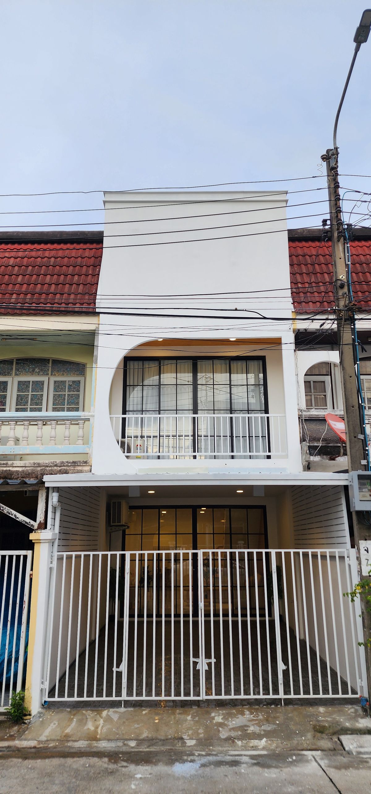 ให้เช่าทาวน์โฮมโชคชัย4 ลาดพร้าว71 : ให้เช่า ลาดพร้าว ไปรถไฟฟ้า4นาที เฟอร์ครบ