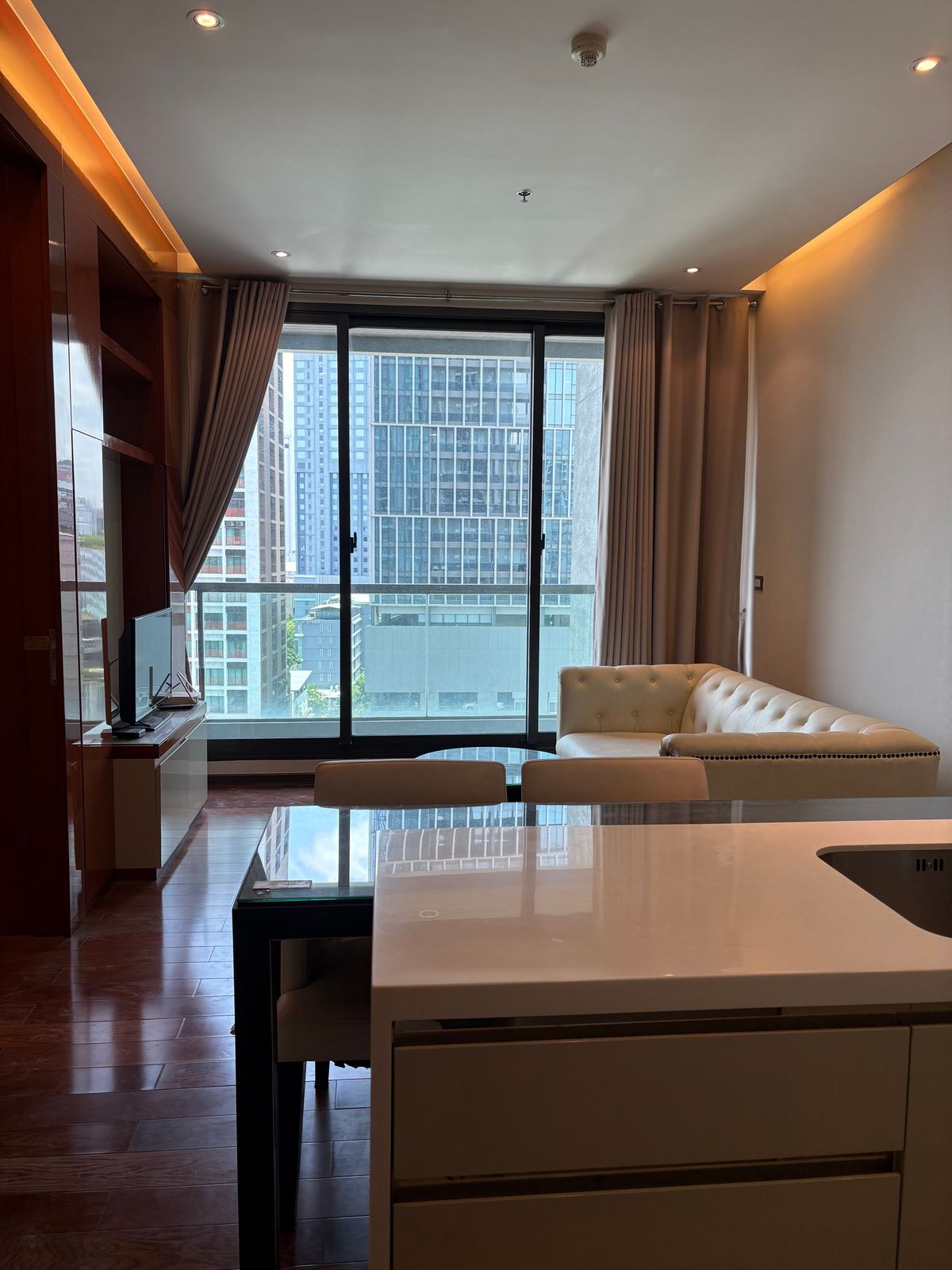 ให้เช่าคอนโดสุขุมวิท อโศก ทองหล่อ : For rent l The Address Sukhumvit 28 l Near BTS Phrom Phong