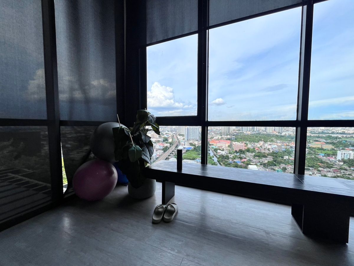 For RentCondoBang kae, Phetkasem : This room is the best price now. Urgent before being booked, call 081-912-8883.