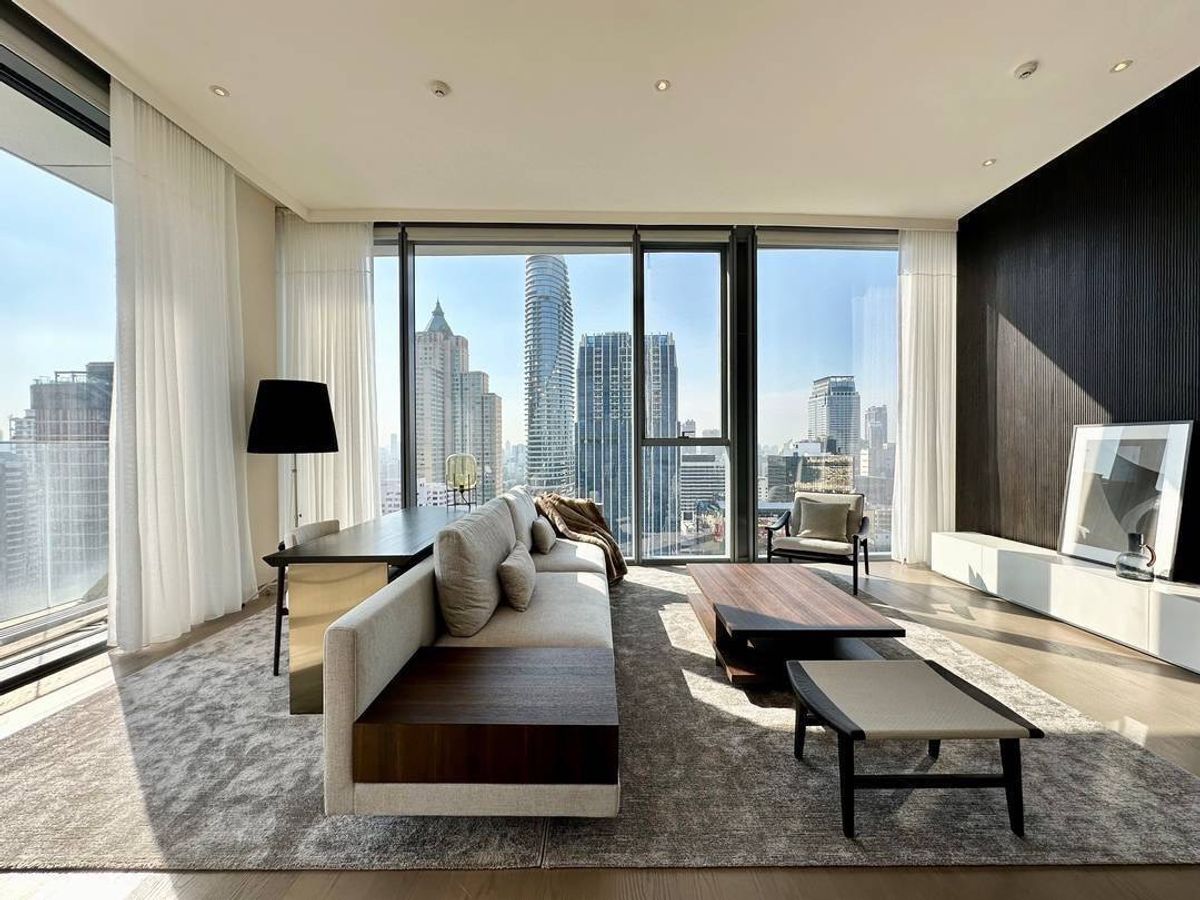 ขายคอนโดวิทยุ ชิดลม หลังสวน : LTHC12704 - Scope Langsuan Condo FOR SALE Size 155 sqm. 2 beds 3 baths Near BTS Chit Lom Station ONLY 120 MB