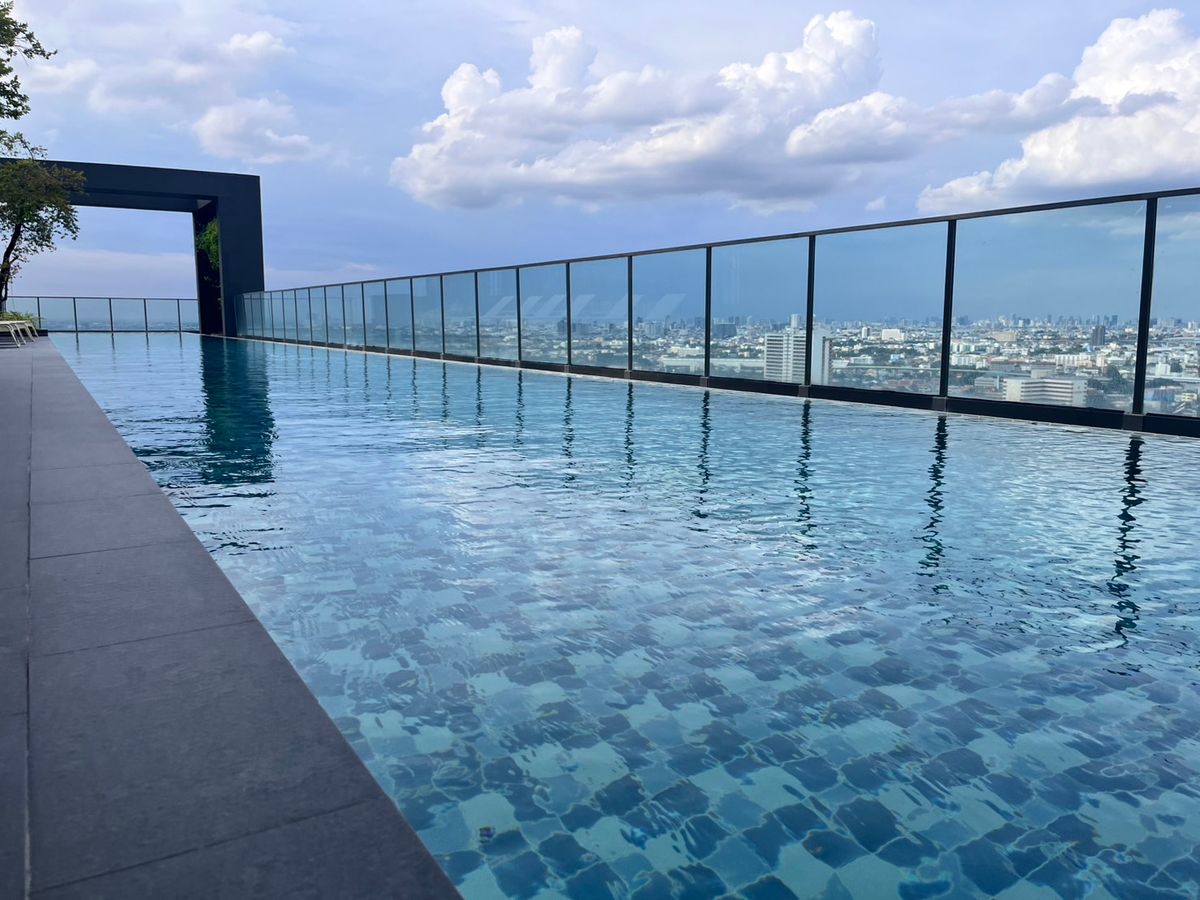 For RentCondoBang kae, Phetkasem : This room is the best price now. Urgent before being booked, call 081-912-8883.