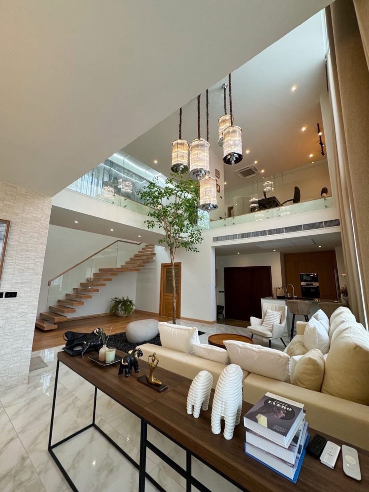 ขายบ้านเกษตร นวมินทร์ ลาดปลาเค้า : 📌 Selling Price : Modern Pool Villa In Kasetnawamin , 5 Beds 6 Bath , 550 sqm , 104 sqw , 2 Storeys 

🔥🔥Selling Price : 59,000,000 THB  🔥🔥

𝗠𝗼𝗿𝗲 𝗜𝗻𝗳𝗼𝗿𝗺𝗮𝘁𝗶𝗼𝗻 𝗙𝗼𝗿 𝗟𝗶𝘃𝗶𝗻𝗴 𝗮𝗻𝗱 𝗜𝗻𝘃𝗲𝘀𝘁𝗺𝗲𝗻𝘁
📱 𝙏𝙚𝙡 : 061-9979915 / Kat
