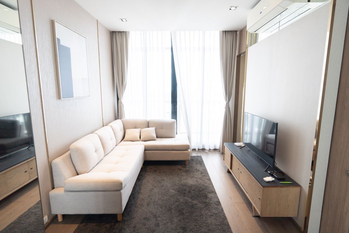ให้เช่าคอนโดสุขุมวิท อโศก ทองหล่อ : เช่าด่วน! Park 24 – ห้องใหญ่ 45 ตร.ม. ชั้นสูง วิวเมือง พร้อมอยู่ ใกล้ BTS พร้อมพงษ์