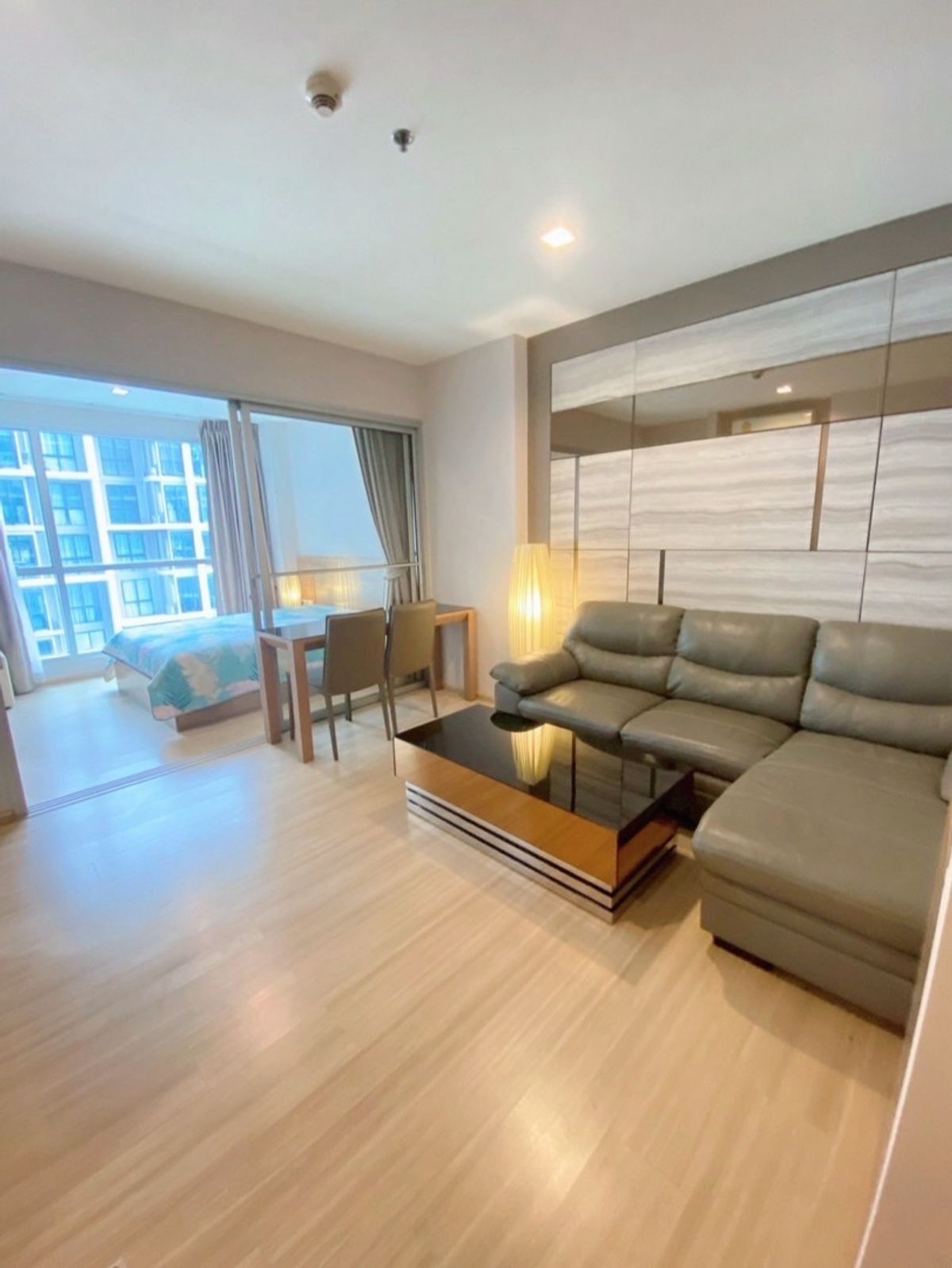 ให้เช่าคอนโดรัชดา ห้วยขวาง : For Rent Rhythm รัชดา-ห้วยขวาง 1 Bed 1 Bath (0956568924 กุ๊ก)