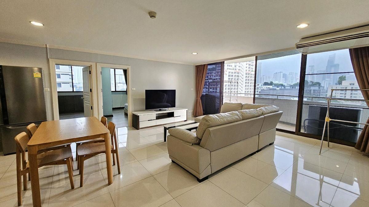 ให้เช่าคอนโดสุขุมวิท อโศก ทองหล่อ : LTH12729 - Supalai Place Sukhumvit 39 Condo FOR RENT Size 111 sqm. 2 beds 2 baths Near BTS Phrom Phong Station ONLY 45K/Month