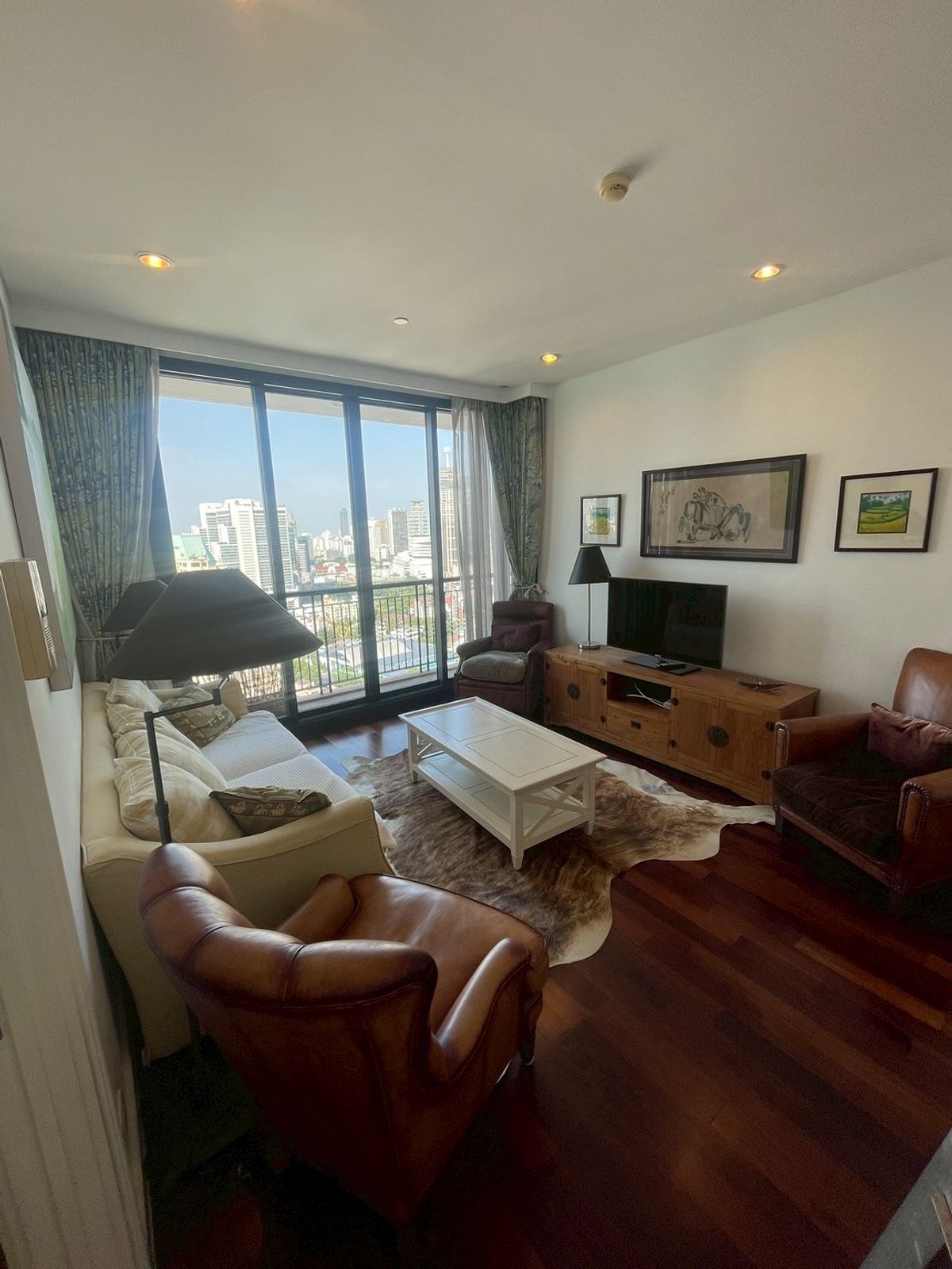 ให้เช่าคอนโดสุขุมวิท อโศก ทองหล่อ : LTHC12720 -  Aguston Sukhumvit 22 Condo FOR RENT Size 156 sqm. 3 beds 4 baths Near BTS Phrom Phong Station ONLY 85K/Month
