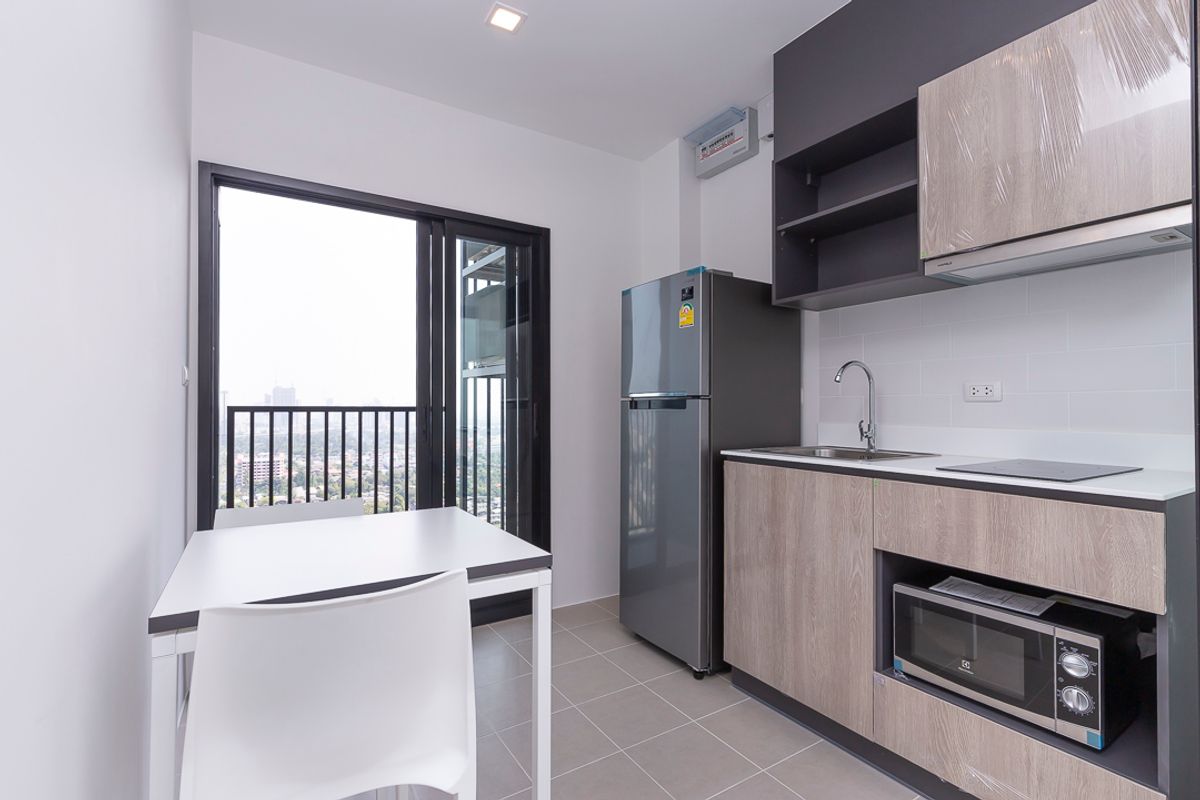 For RentCondoBang kae, Phetkasem : A good price room here !! High class room, good view, electrical appliances, call 081-912-8883