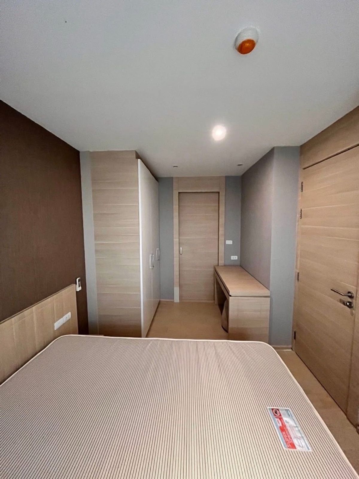ให้เช่าคอนโดสีลม ศาลาแดง บางรัก : เช่า RR017 Klass Silom Condo ห้องสวย พร้อมเข้าอยู่ ใกล้รถไฟฟ้า BTS สีลม/ MRT สีลม