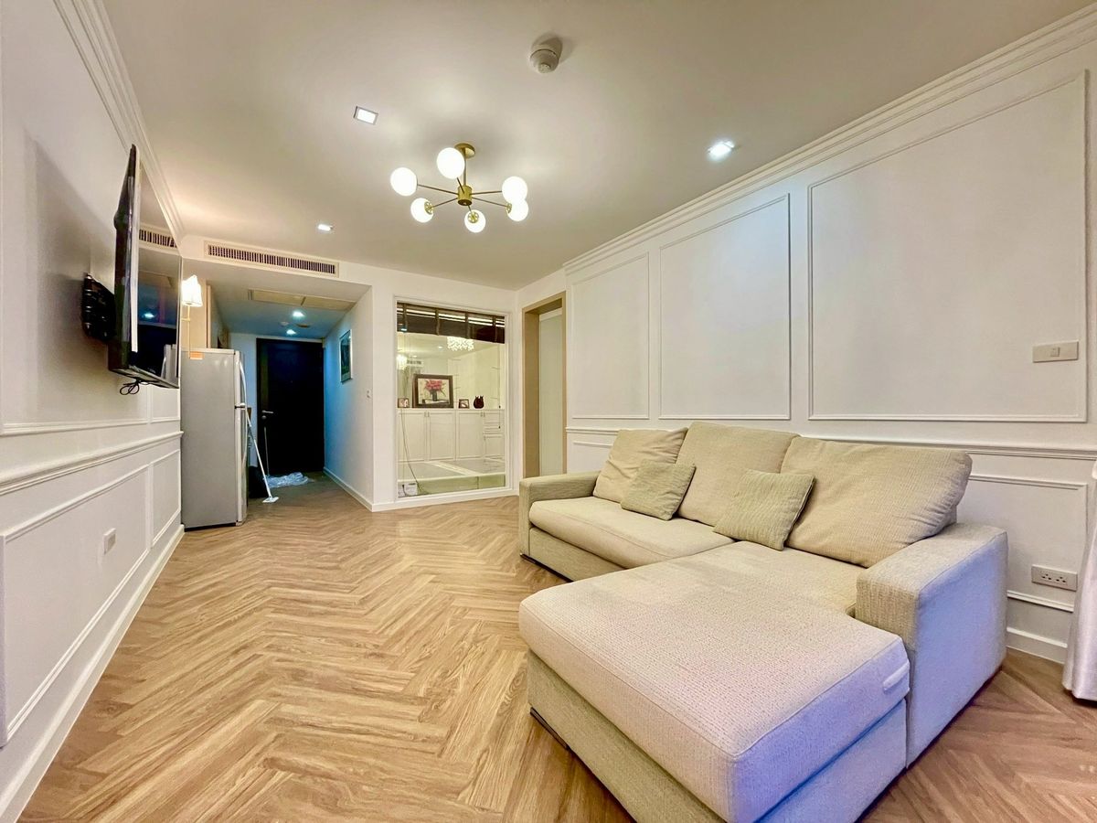 For RentCondoWitthayu, Chidlom, Langsuan, Ploenchit : Rent rr025 & quot; noble ambience sarasin with the Lumpini Park View & quot; Beautiful room ready to move in Receive a contract for 6 months or more, near the Ratchadamri BTS BTS.