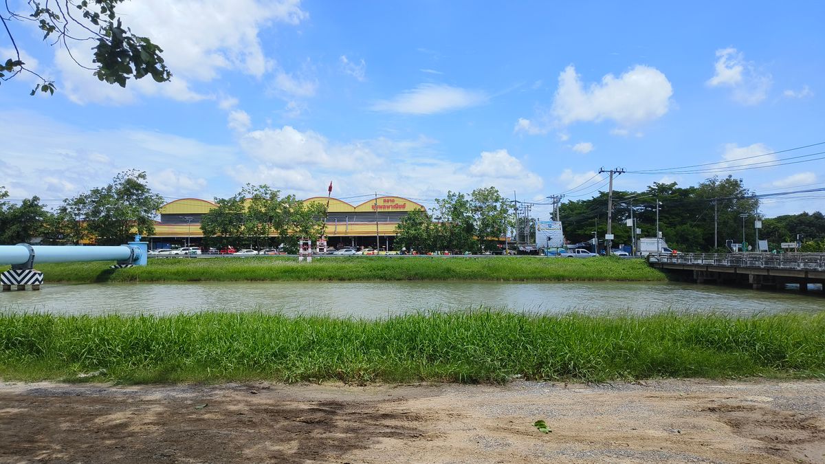 ขายที่ดินนนทบุรี บางใหญ่ บางบัวทอง : ขายด่วน ที่ดินแปลงสวย หน้าตลาดชุมพลพาณิชย์