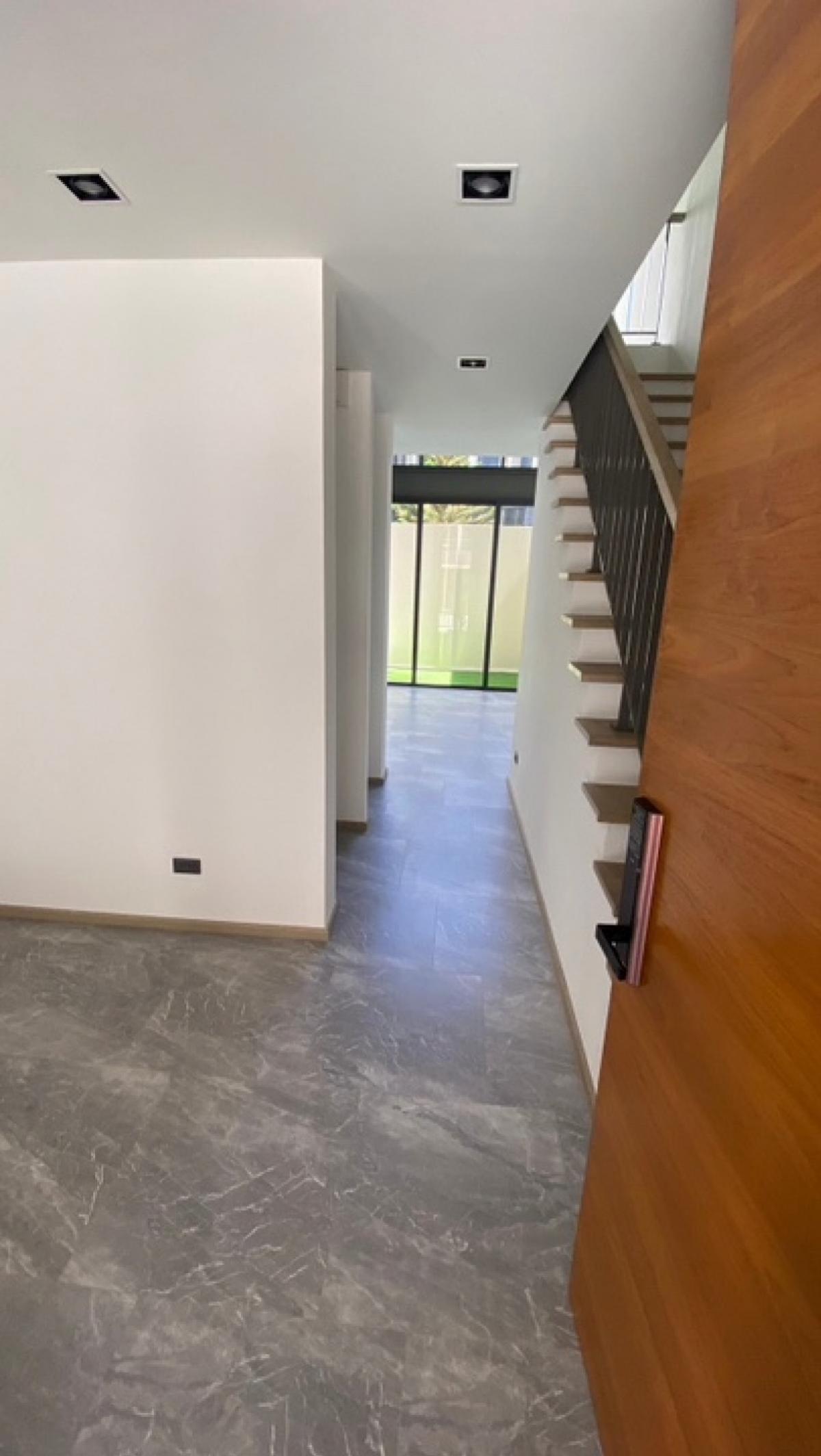 For SaleTownhomeLadprao101, Happy Land, The Mall Bang Kapi : Ther Ladprao 93, the north house, beautiful garden view, high quality house, good location, near the park, near public transportation, convenient to travel, suitable for families that need spacious living space. And a quiet environment