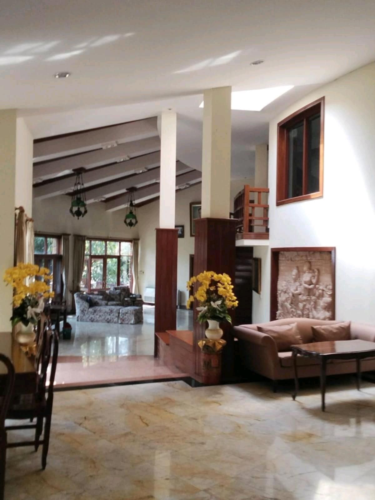 For SaleHousePak Chong KhaoYai : Khao Yai Villa Zone, Khonong, Phra Land, Land, Width, Size of Road length Located on a hill of a day, 9 rai, 3 jobs, gold locations, this price is very worthwhile. The house is free. The burden can be in.