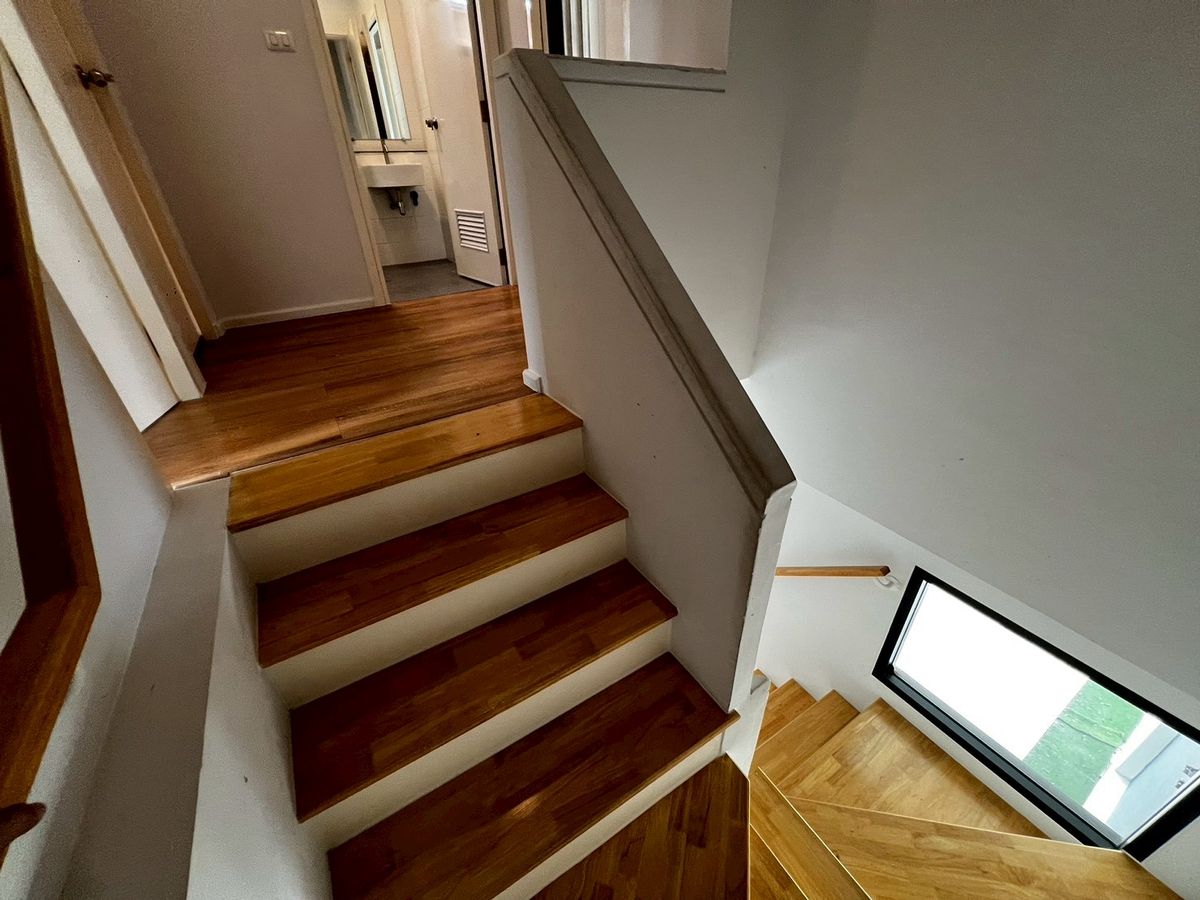 For RentTownhomeVipawadee, Don Mueang, Lak Si : Beautifully townhome near Don Mueang airport with stargazing seating, fully furnished, ready to move in.