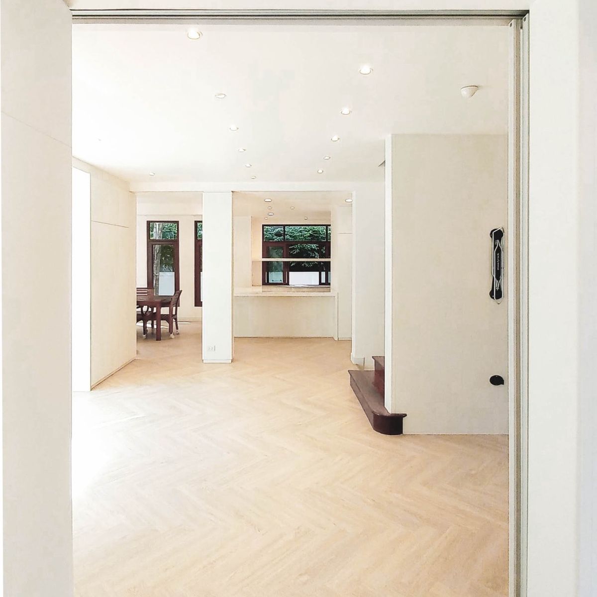 ให้เช่าบ้านเลียบทางด่วนรามอินทรา : 🏡 ให้เช่าบ้านเดี่ยวหรู Sirithawara Village รามอินทรา – รีโนเวทใหม่ทั้งหลัง ใกล้ Crystal Park  ให้เช่าบ้านเดี่ยวสุดพิเศษ โครงการคุณภาพ Sirithawara Village 📍ทำเลศักยภาพใจกลางย่านรามอินทรา – ใกล้ Crystal Park และทางด่วน!