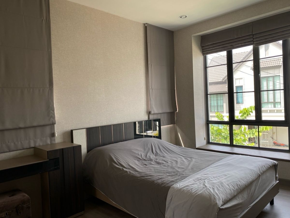 For SaleHouseLadkrabang, Suwannaphum Airport : Beautiful detached house for sale, ready to stay at the Saran Siri Ramkhamhaeng project, good condition, perfect function With a private office Suitable for modern families ✨