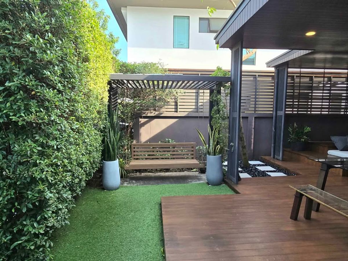 For RentHouseBangna, Bearing, Lasalle : K-6429 Urgent rent! Detached house, Manthana Bangna, Km. 7, ready to live with a Jacuzzi. Near Mega Bangna