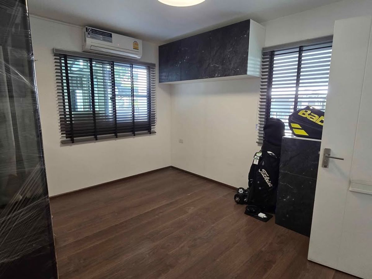 For RentHouseBangna, Bearing, Lasalle : K-6429 Urgent rent! Detached house, Manthana Bangna, Km. 7, ready to live with a Jacuzzi. Near Mega Bangna