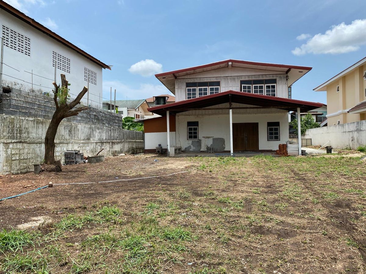 ขายบ้านอุดรธานี : ขายบ้าน 2 ชั้น บนพื้นที่ 180 ตรว หลังโรงเรียนอุดรพิทย์