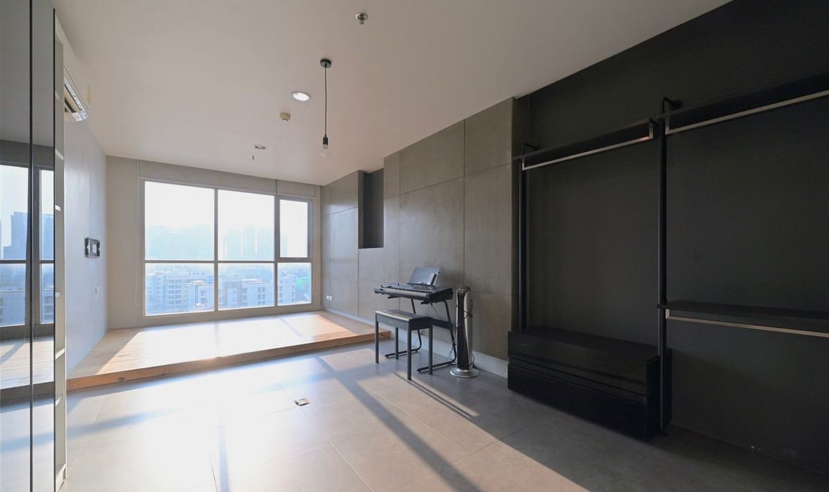 For SaleCondoLadprao, Central Ladprao : ⚡️flash deal⚡️ Cut price Life@ Ladprao 18 Studio 35 SQM, beautiful room, good view, only 2.99MB Ready to make an appointment for the tenants 📞0928895628