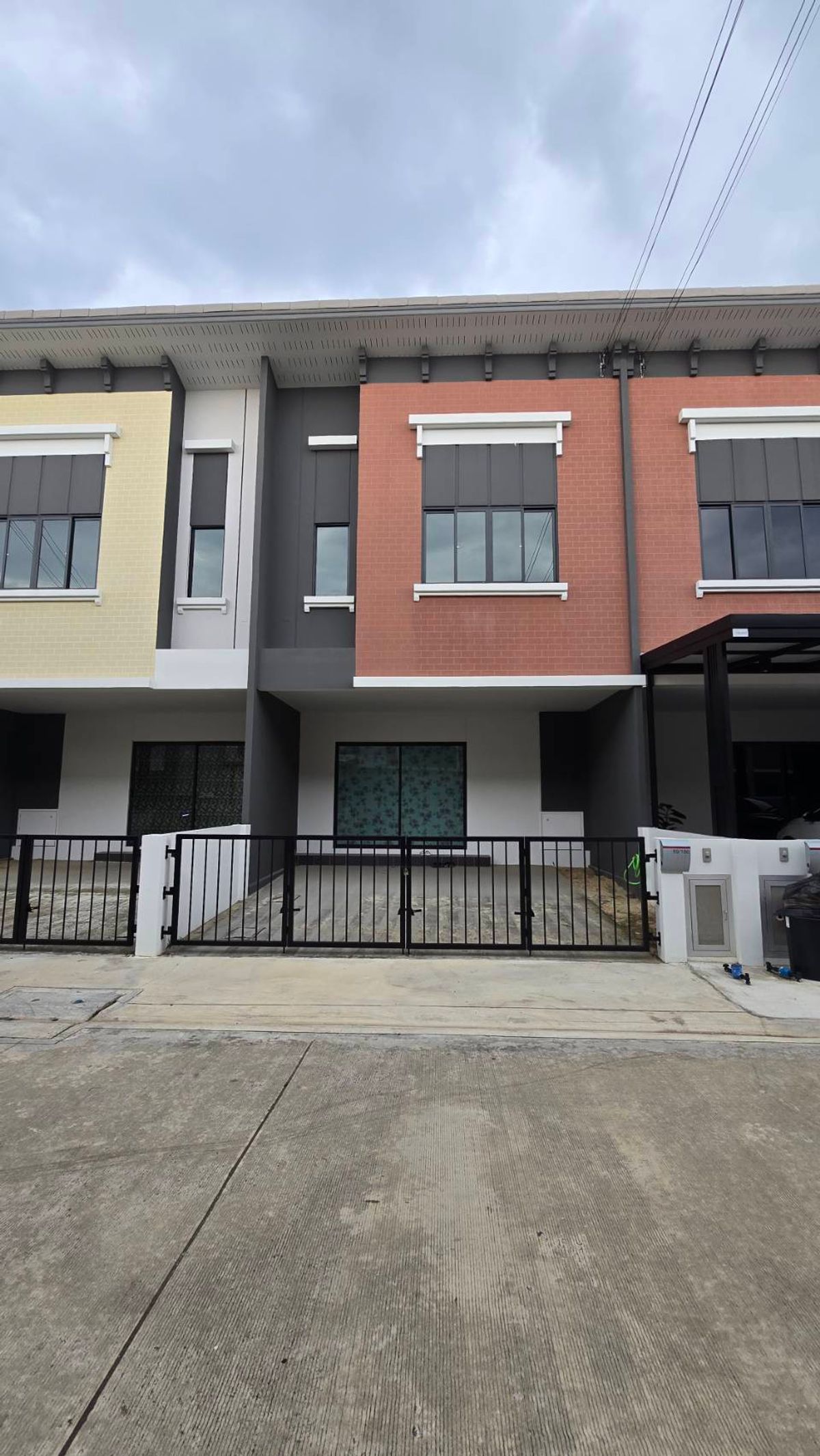ให้เช่าทาวน์โฮมปทุมธานี รังสิต ธรรมศาสตร์ : ให้เช่าทาวน์โฮม 2 ชั้น ชีวาโฮม วงแหวน-ลำลูกกา ขนาด 24 ตารางวา ฟังก์ชัน 3 ห้องนอน 3 ห้องน้ำ 2 ที่จอดรถ