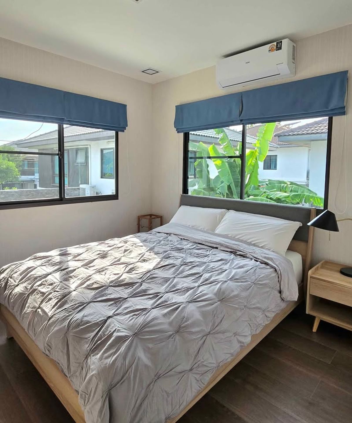 For RentHouseBangna, Bearing, Lasalle : K-6429 Urgent rent! Detached house, Manthana Bangna, Km. 7, ready to live with a Jacuzzi. Near Mega Bangna