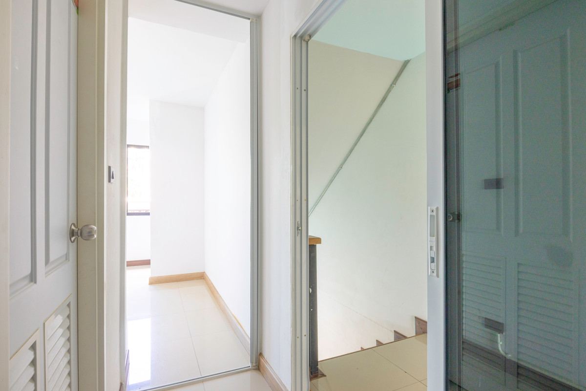 ขายอาคารพาณิชย์เชียงใหม่ : 📣 (ขาย) อาคารพาณิชย์ 3ชั้นครึ่ง ติดโรงเรียนมงฟอร์ต วิทยาลัย 🏢 *(มีที่จอดรถ)*