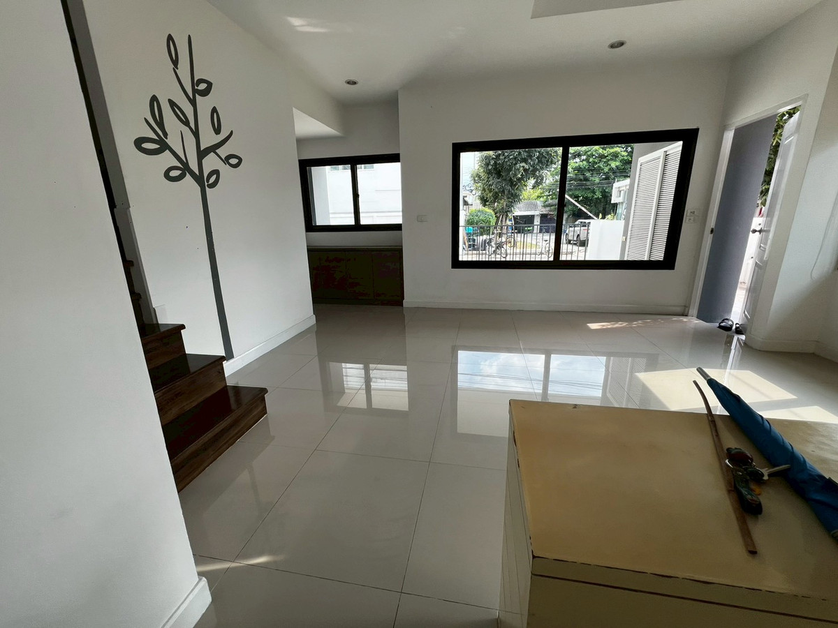 For RentHouseNonthaburi, Bang Yai, Bangbuathong : house can make office and company registration with 9-meter frontage, located on Ratchaphruek Road. 5 bedrooms