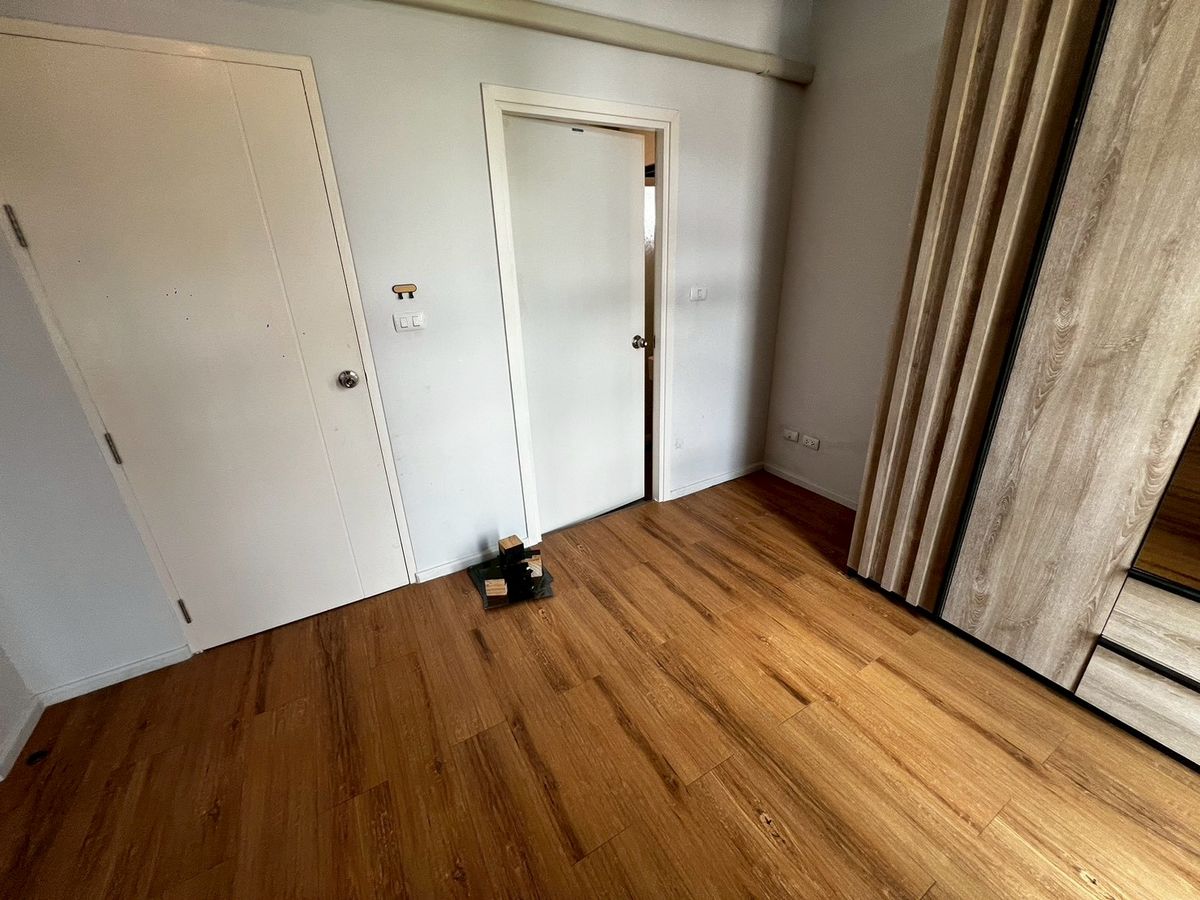 For RentTownhomeVipawadee, Don Mueang, Lak Si : Beautifully townhome near Don Mueang airport with stargazing seating, fully furnished, ready to move in.