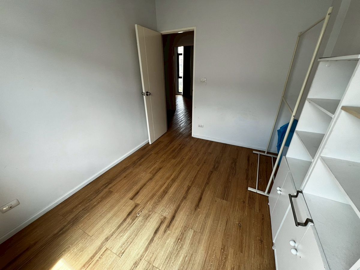 For RentTownhomeVipawadee, Don Mueang, Lak Si : Beautifully townhome near Don Mueang airport with stargazing seating, fully furnished, ready to move in.