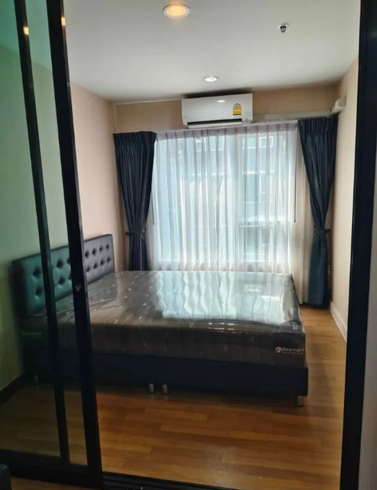 ขายคอนโดบางซื่อ วงศ์สว่าง เตาปูน : (รหัสAM1749)  Regent Home บางซ่อน เฟส27 ห้องสวย เฟอร์นิเจอร์ครบเครื่องใช้ไฟฟ้าครบพร้อมอยู่ ติดรถไฟฟ้า MRT บางซ่อน เพียง 400 เมตร
