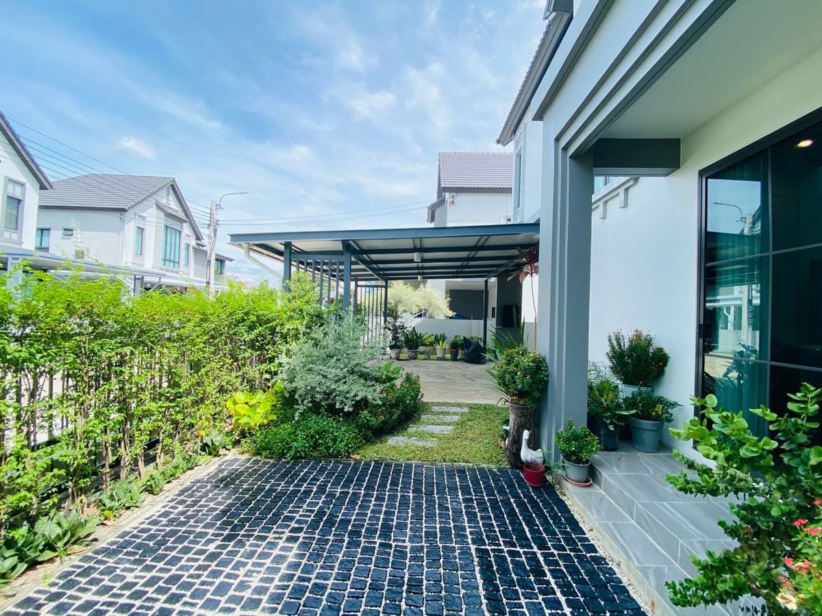 For SaleHouseLadkrabang, Suwannaphum Airport : Beautiful detached house for sale, ready to stay at the Saran Siri Ramkhamhaeng project, good condition, perfect function With a private office Suitable for modern families ✨