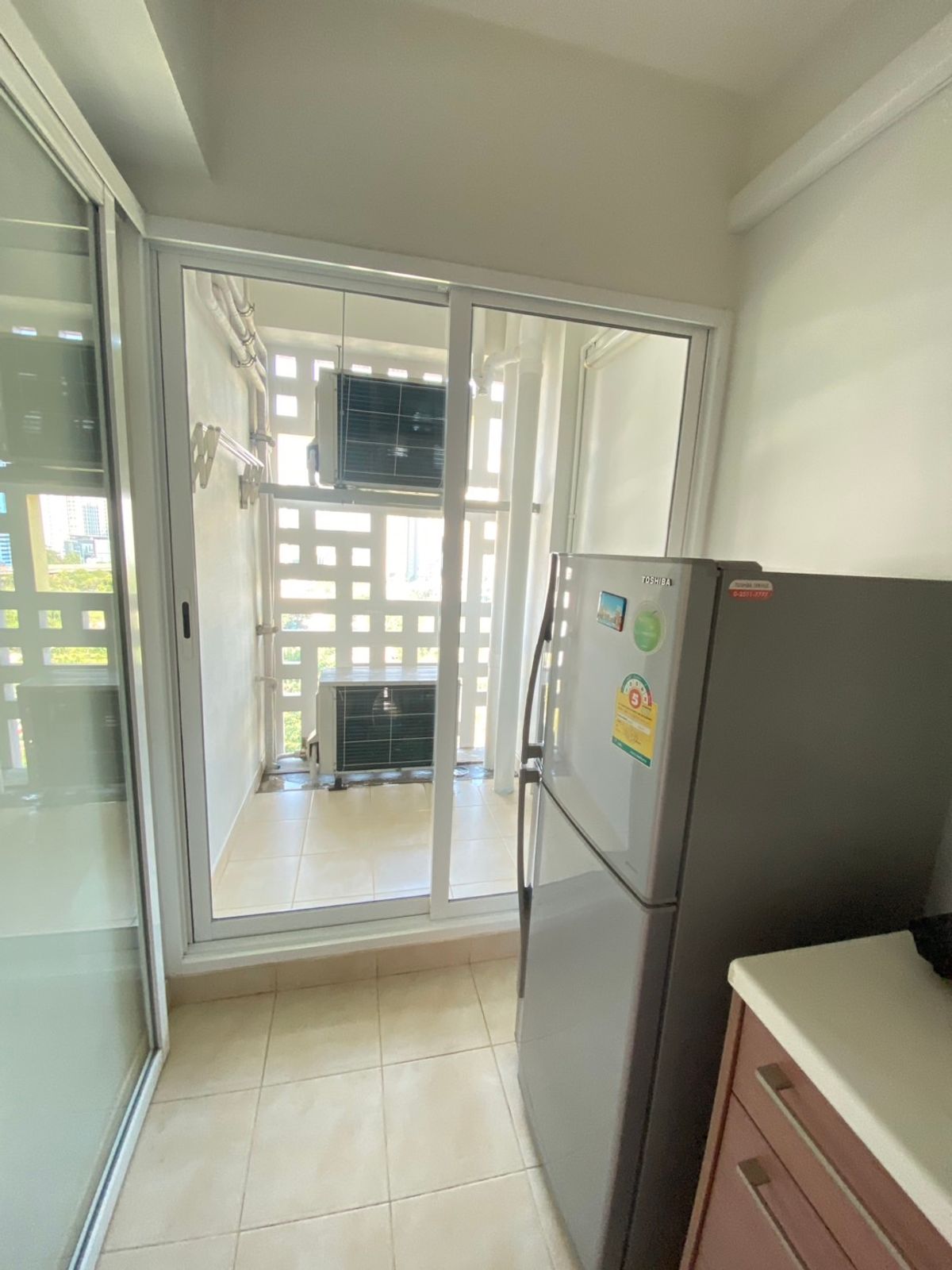 ให้เช่าคอนโดพระราม 9 เพชรบุรีตัดใหม่ RCA :  🏡 ให้เช่า I-biza Residence คอนโดหรูใจกลาง RCA — อยู่เองก็สบาย ใกล้ MRT 🚇