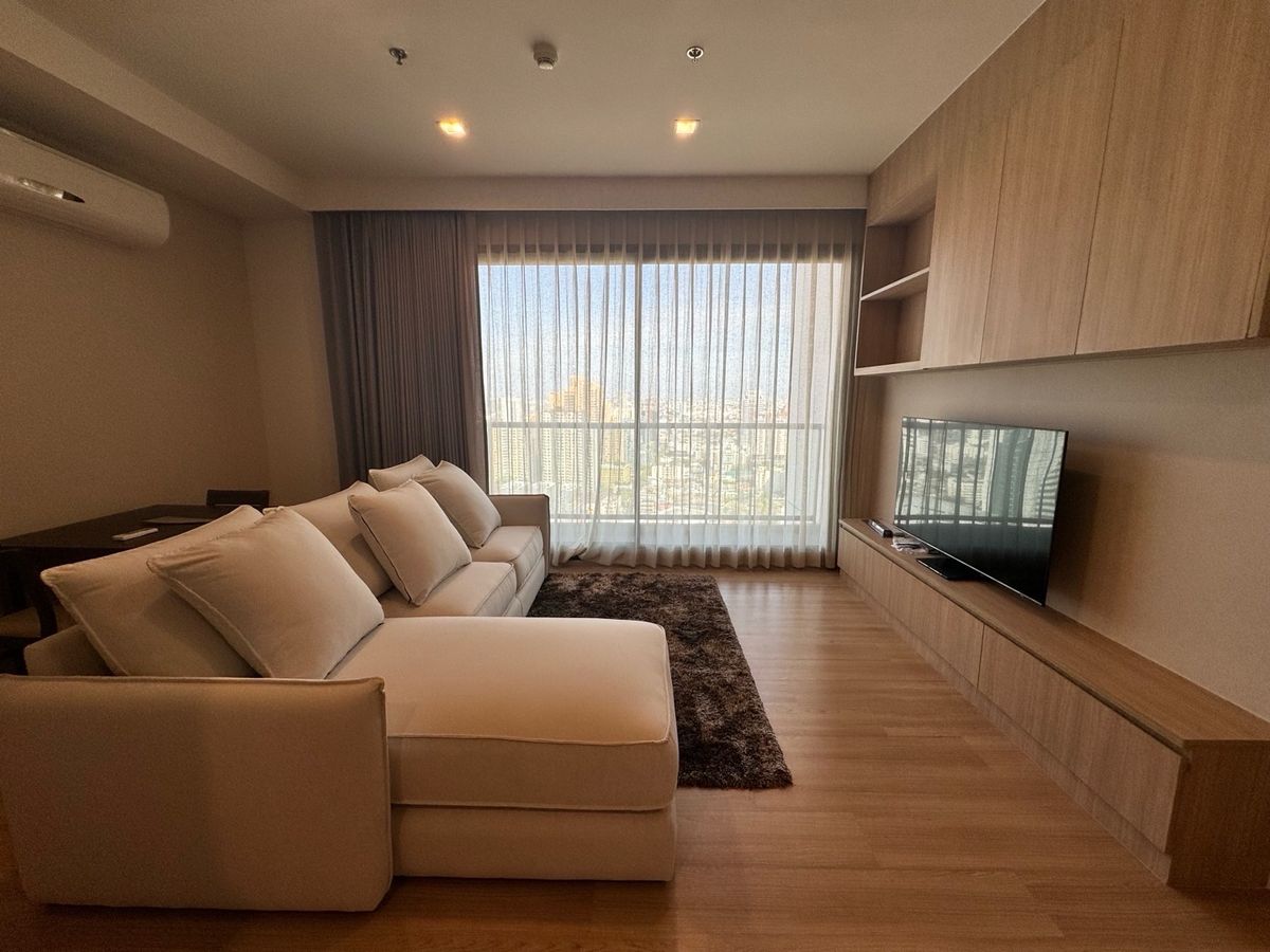 For RentCondoSapankwai,Jatujak : Urgent rent 2 bedrooms, large view, Chatuchak Park, price 38,000 baht, contact 0869017364
